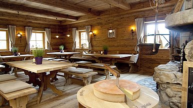 Family friendly hotel in Austria with show dairy