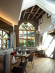 Dining hall at the gourmet hotel Elisabeth in Tyrol